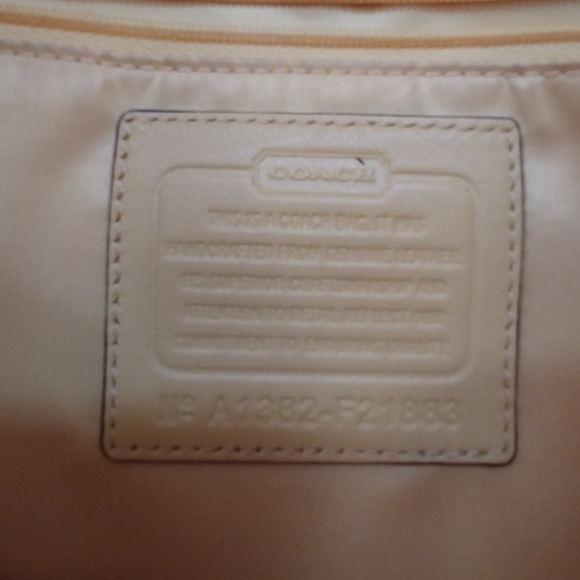 Coach Spring/Summer Bag - Picture 5 of 6